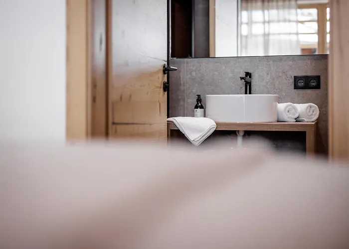 Ξενοδοχείο με διαμερίσματα Leni Mountain 4*