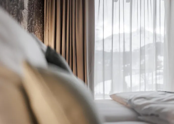 Leni Mountain 4* Ζόλντεν