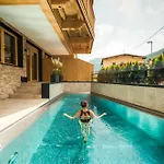 Leni Mountain 4*