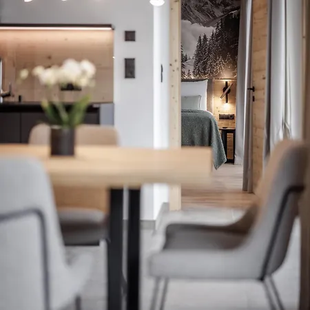 Ξενοδοχείο με διαμερίσματα Leni Mountain Ζόλντεν