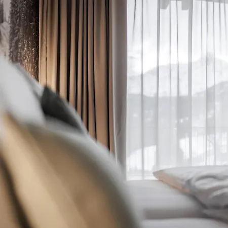 Leni Mountain 4* Ζόλντεν