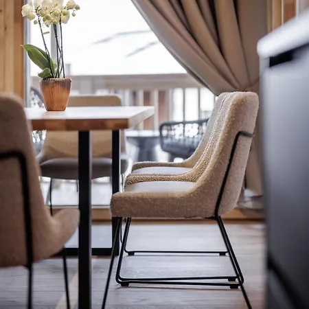 Leni Mountain Ξενοδοχείο με διαμερίσματα Ζόλντεν