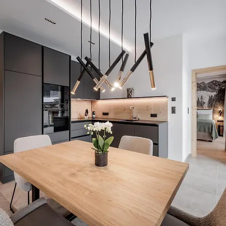 Ξενοδοχείο με διαμερίσματα Leni Mountain Ζόλντεν