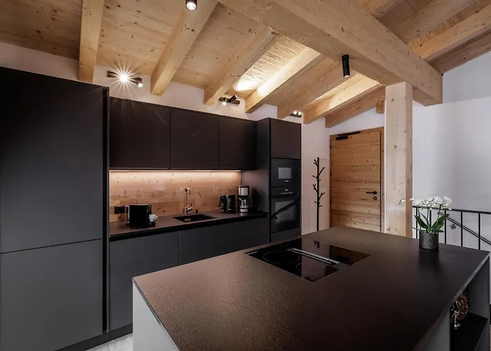 Leni Mountain Aparthotel 4*