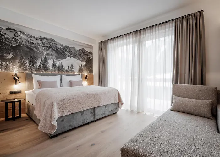 Leni Mountain Aparthotel 4*