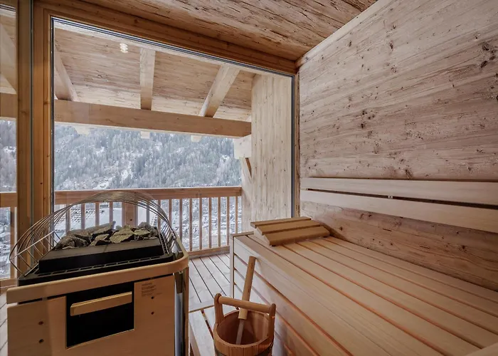 Leni Mountain Aparthotel 4*