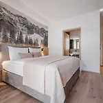 Leni Mountain 公寓式酒店