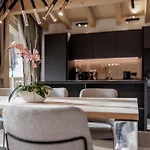 Leni Mountain 公寓式酒店 4*