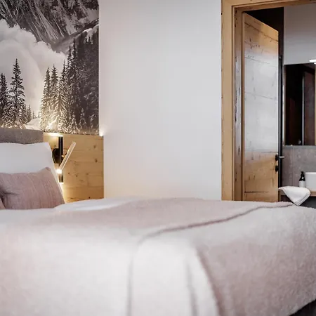 Leni Mountain Aparthotel